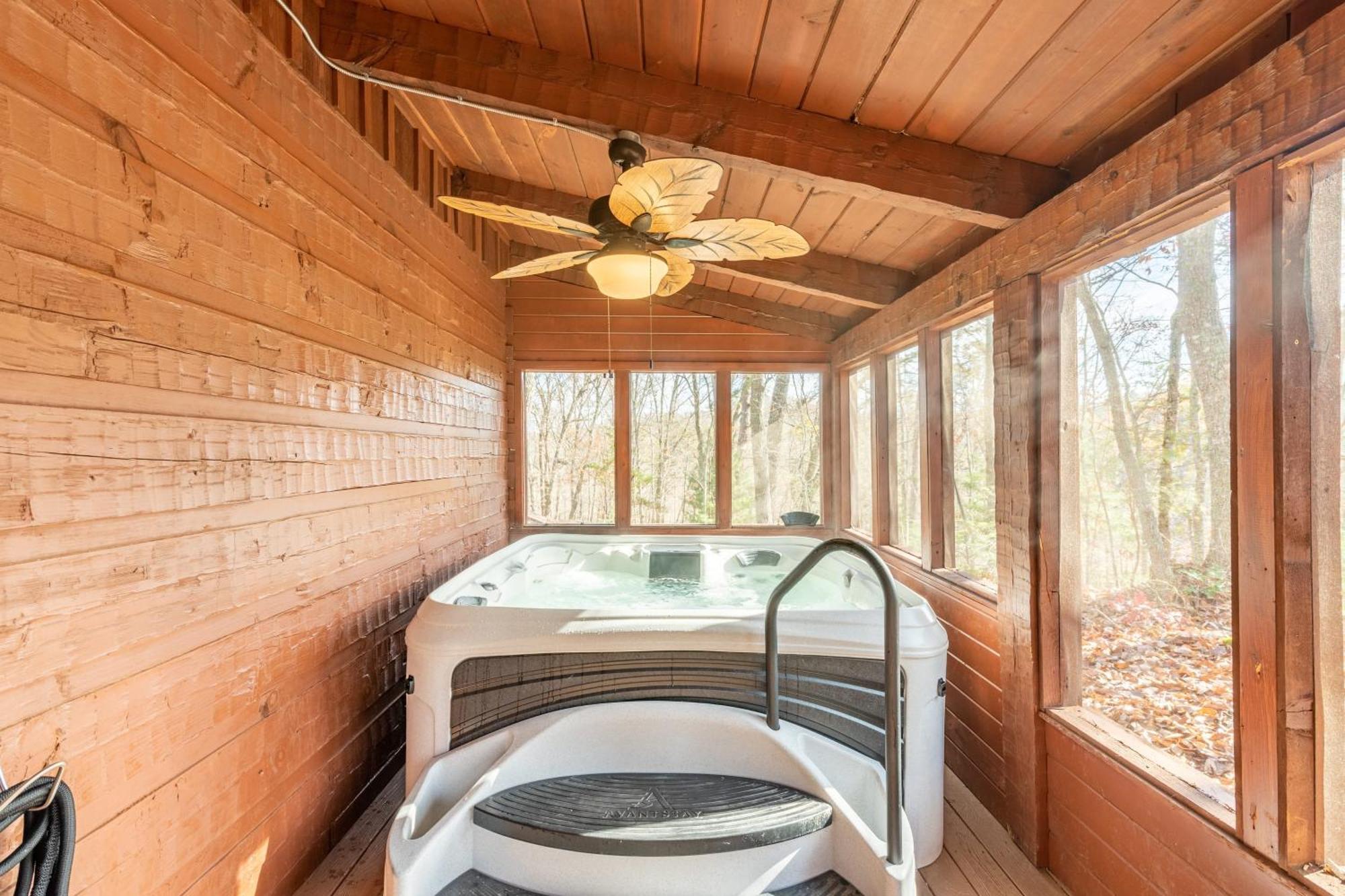 Dudley II By Avantstay Comfortable Cabin W Hot Tub Views Pigeon Forge Eksteriør billede