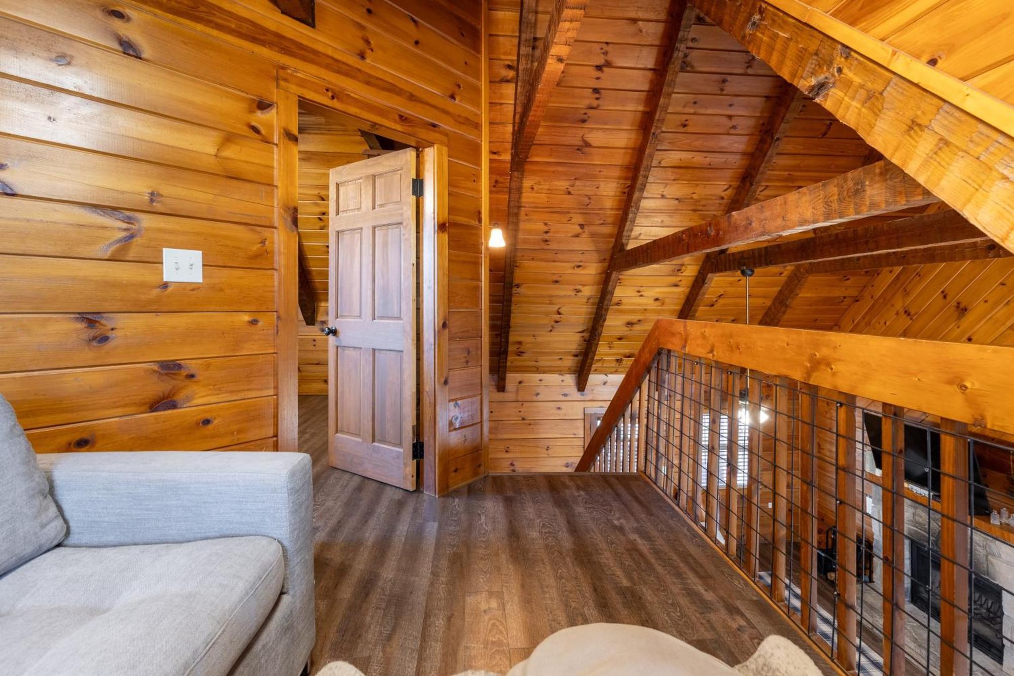 Dudley II By Avantstay Comfortable Cabin W Hot Tub Views Pigeon Forge Eksteriør billede