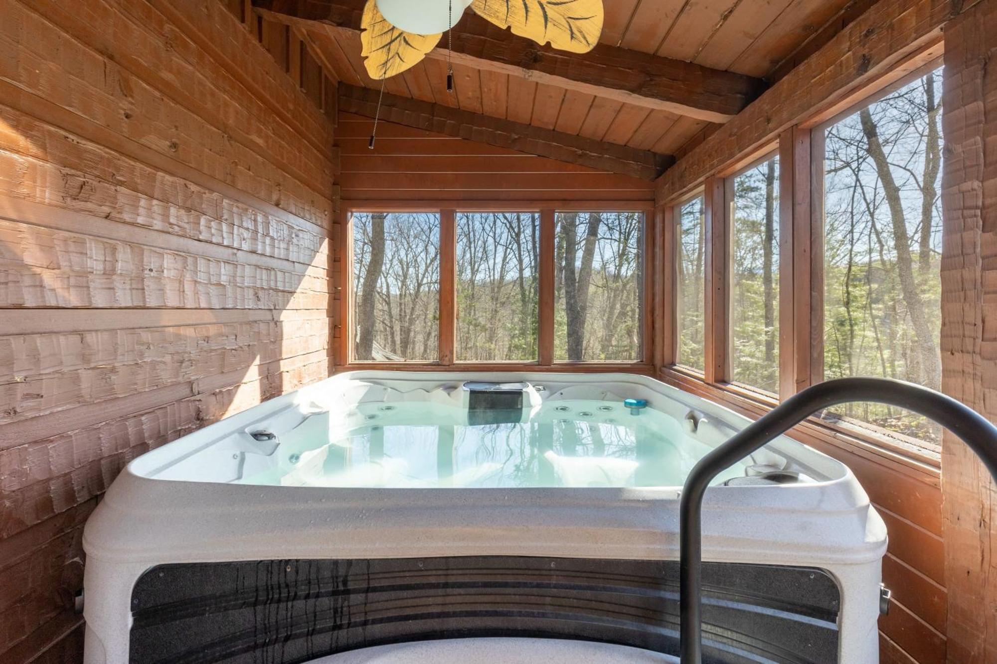 Dudley II By Avantstay Comfortable Cabin W Hot Tub Views Pigeon Forge Eksteriør billede