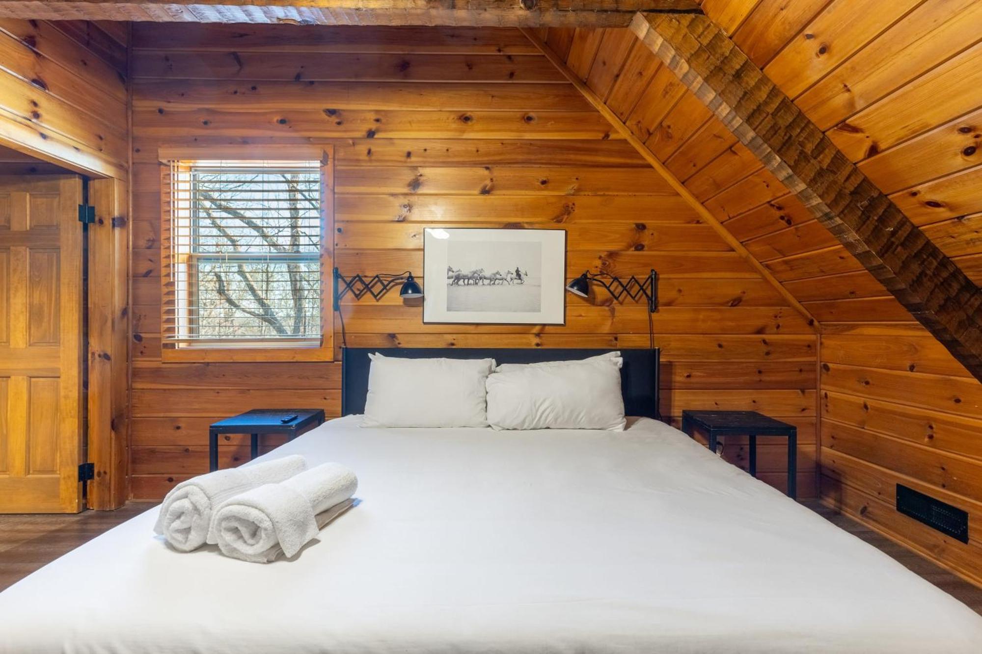 Dudley II By Avantstay Comfortable Cabin W Hot Tub Views Pigeon Forge Eksteriør billede